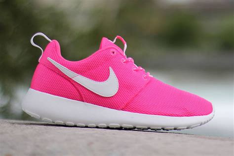 nike roshe run yeezy damen grau pink rosa weiß|Yeezy Roshe one shoes.